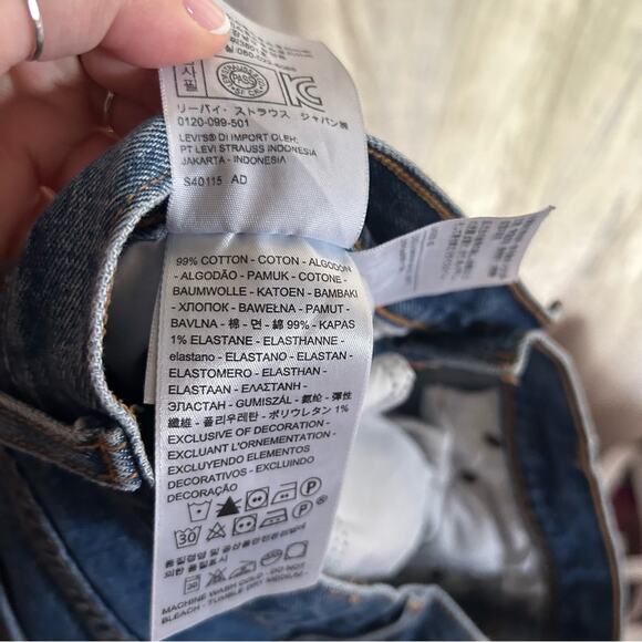 Levi’s Premium Wedgie High Rise Jeans Distressed Ripped Knee Dark Denim Size 28 - Picture 7 of 7